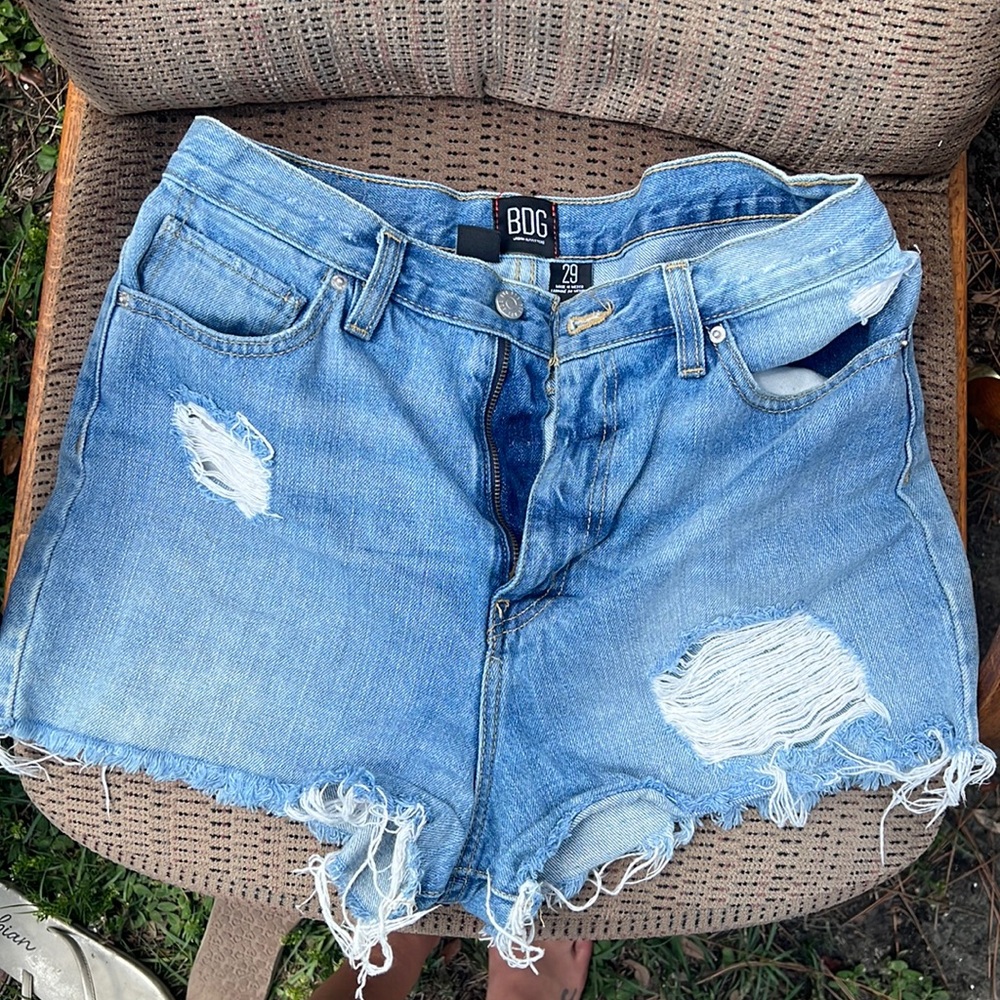 BDG distressed high waisted jean shorts size 29